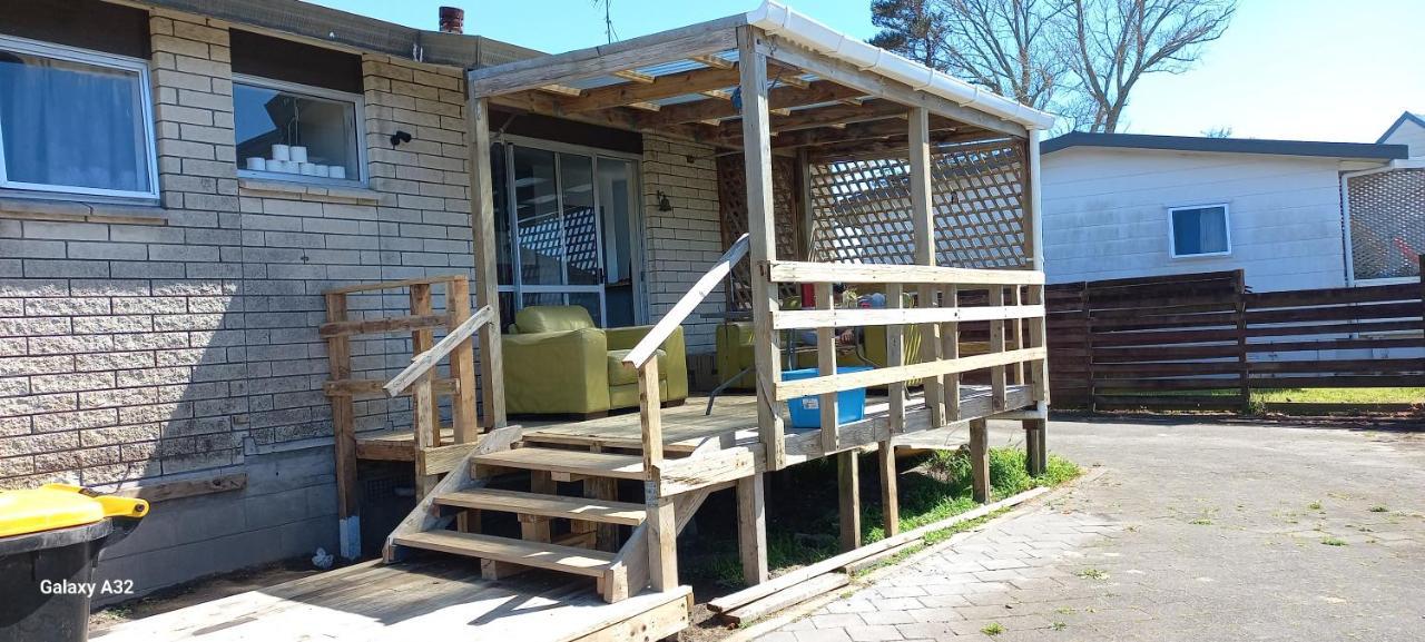 Papamoa Budget Accommodation Exterior photo